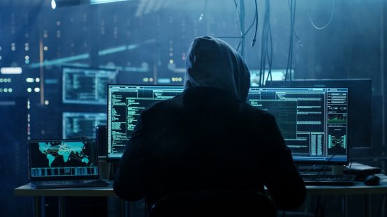 Jak chronić małe firmy przed atakami hakerskimi